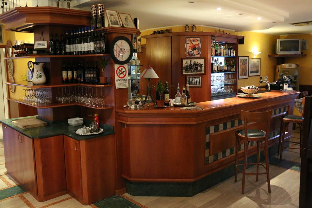 Hotel Ristorante Regina Mozzanica Luaran gambar
