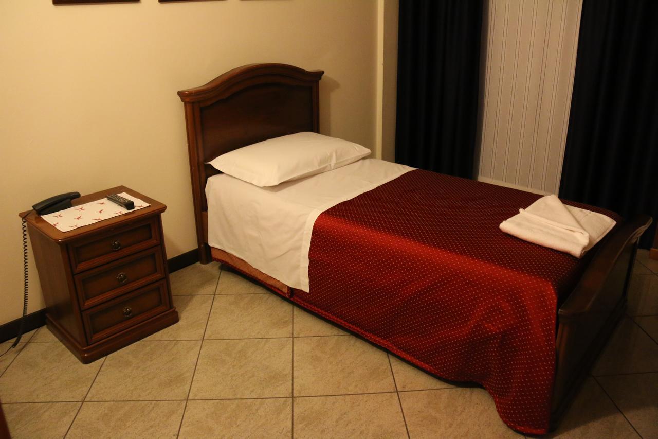 Hotel Ristorante Regina Mozzanica Bilik gambar